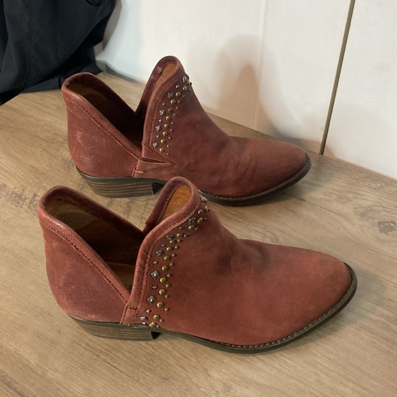 Lucky Brand Studded Red Brown Ankle Booties - western boho - 6.5 - Picture 6 of 8